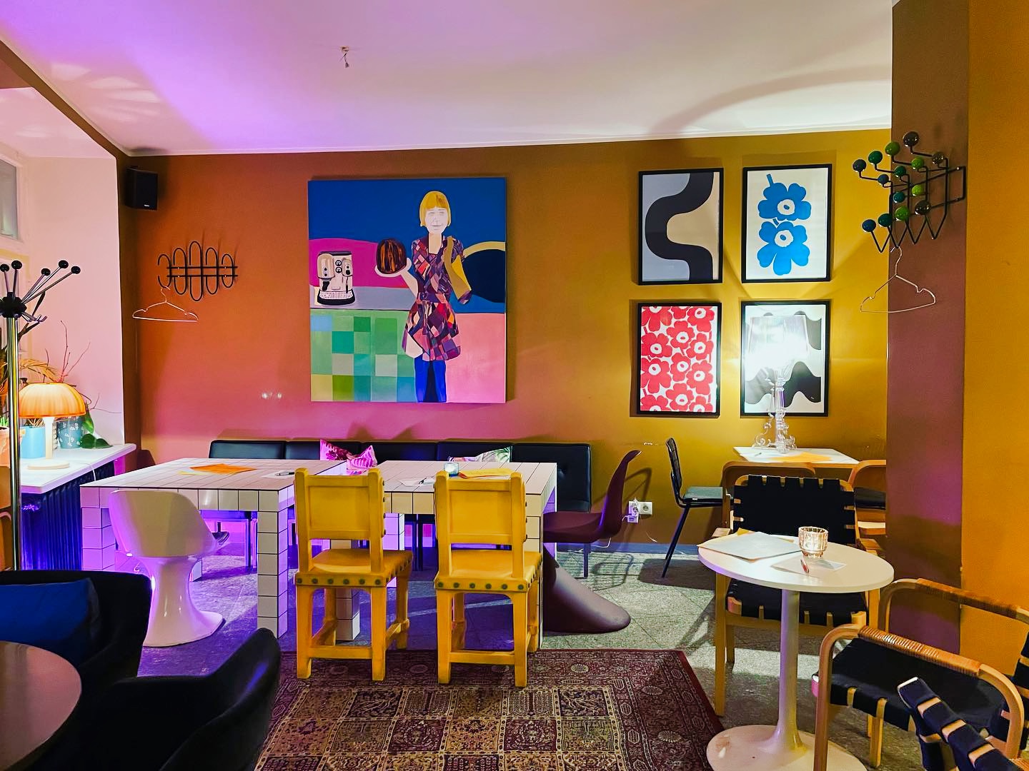 Ostoskeskukset Ja Myym l t Matkalla Tallinnassa